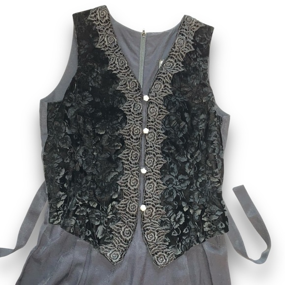 v i n t a g e :: Velvet Vest Bracade Embroidered Overall Back Tie - Picture 7 of 16